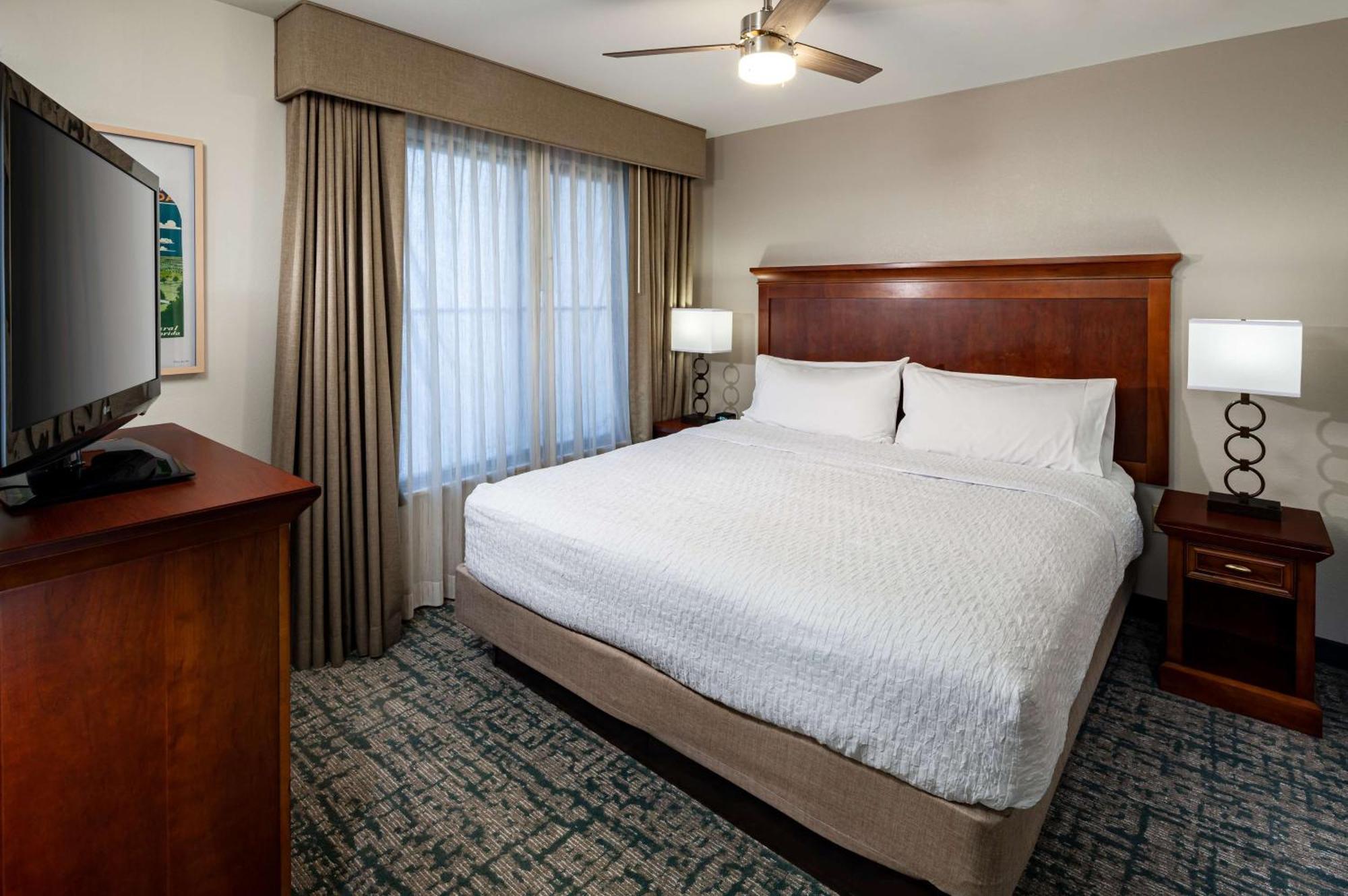 โฮมวูด สวีทบายฮิลตัน เกนสวิลล์โฮเต็ล Hotel เกนส์วิลล์ ภายนอก รูปภาพ
